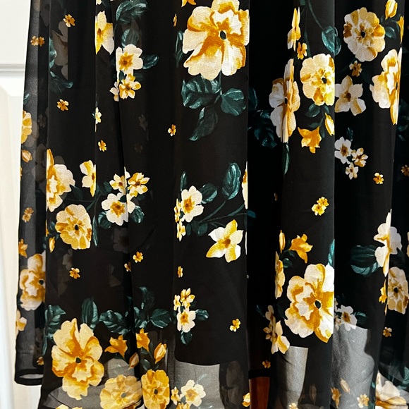 Torrid mini Chiffon Smocked Dress black floral sz 00 (equals size medium or 10) - Picture 8 of 12